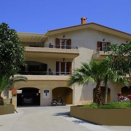 Villa Yiotevi Poros Town エクステリア 写真