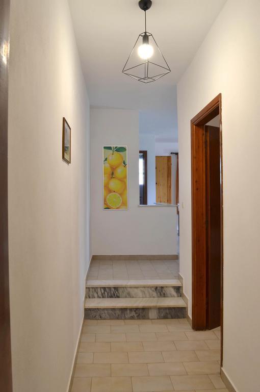 Villa Yiotevi Poros Town エクステリア 写真