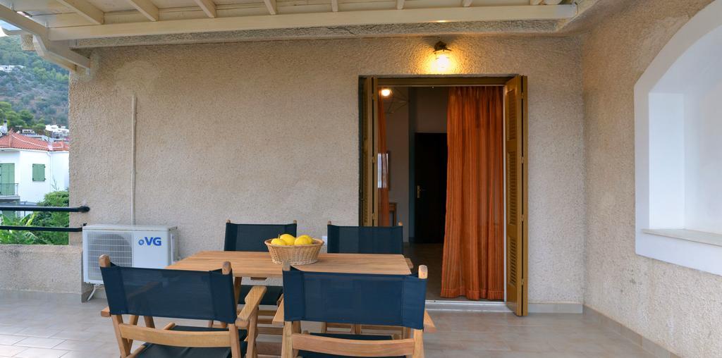 Villa Yiotevi Poros Town エクステリア 写真