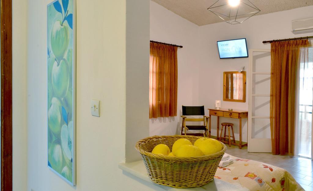 Villa Yiotevi Poros Town エクステリア 写真